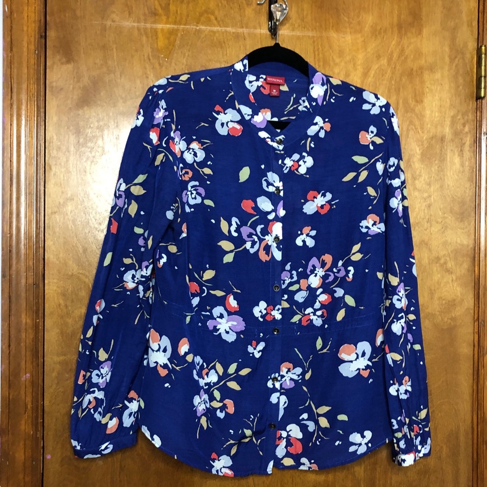 Blue button down blouse. Size M.